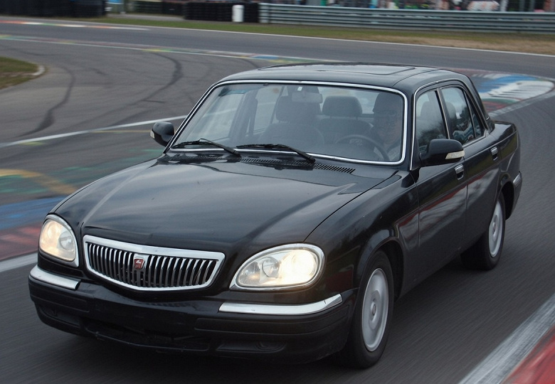 Последняя настоящая &laquo;Волга&raquo;: в России продают ГАЗ-31105 с мотором Chrysler